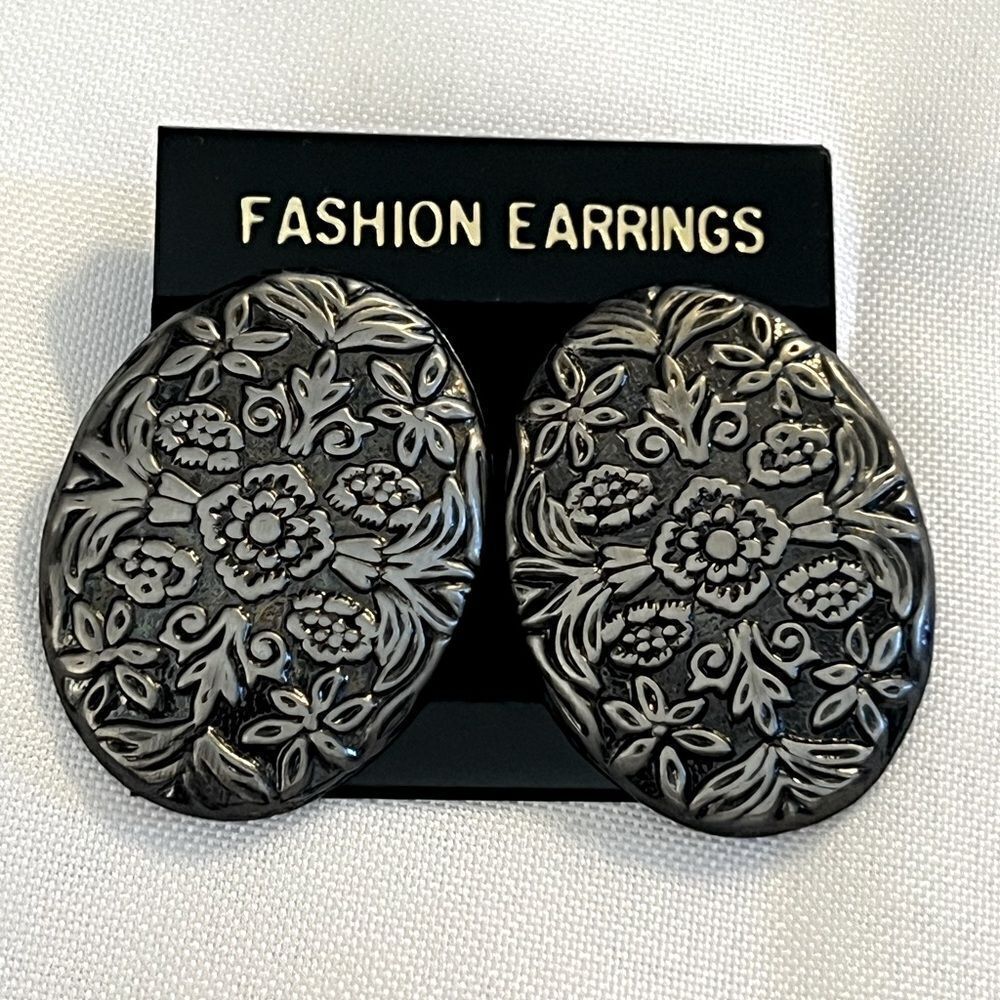 Bold 1980's Style Oval Floral Metal Pierced Earrings